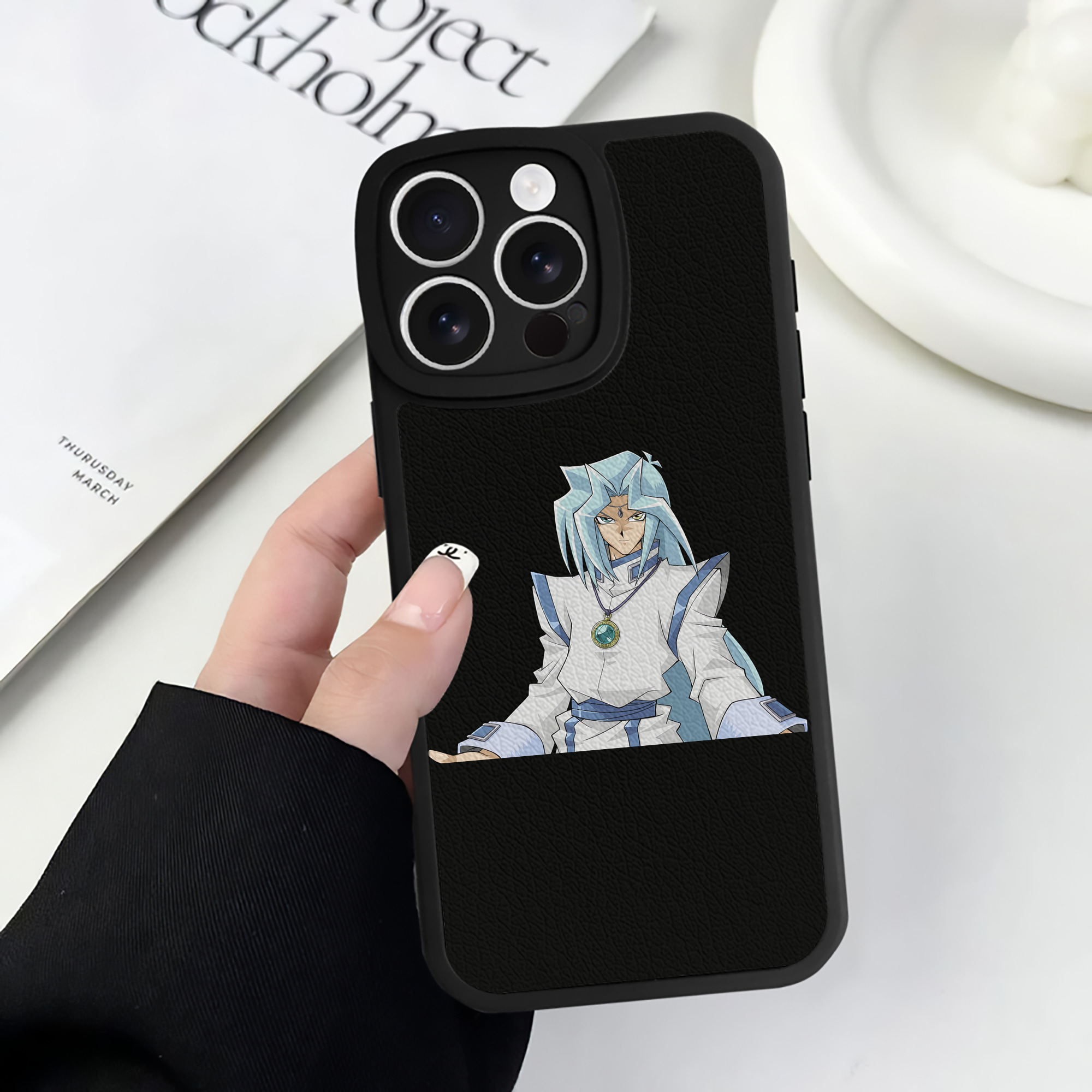 （画像用） 遊☆戯☆王 Yu-Gi-Oh! 【iPhone 16シリーズ対応】シリコンスマホケース（レザー調） 材質：シリコン